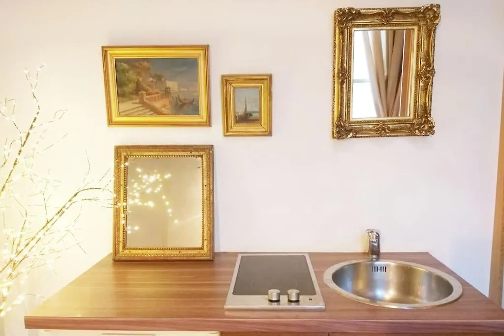 Small Luxurious In The Heart Of Saint Germain Διαμέρισμα